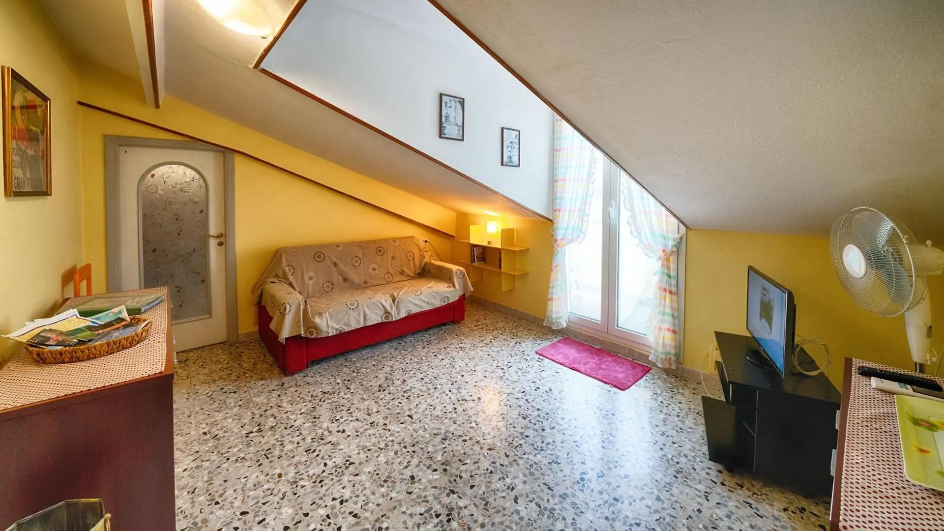 Mansarda Centrale Sanremo 0*,