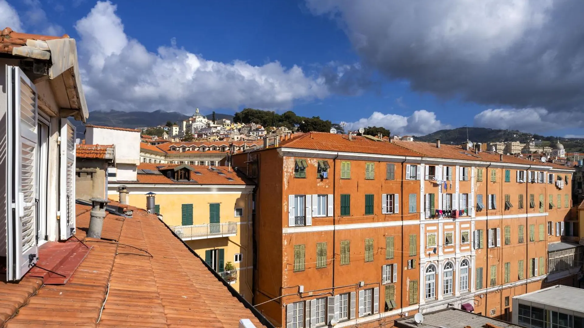 Apartment Mansarda Centrale Sanremo Italy